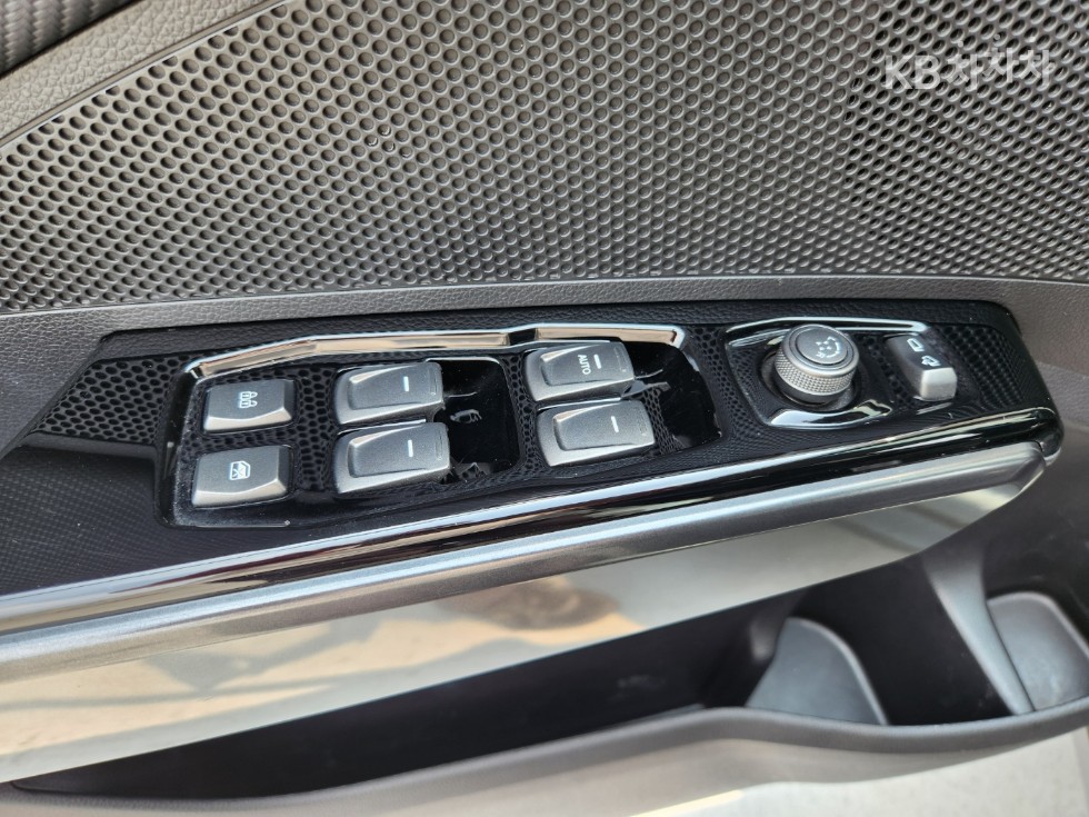 KG모빌리티 베리 뉴 티볼리 가솔린 V3 2WD 기본형
