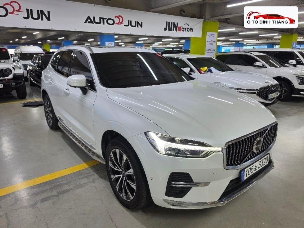 볼보 XC60 2세대 B5 Ultra Bright