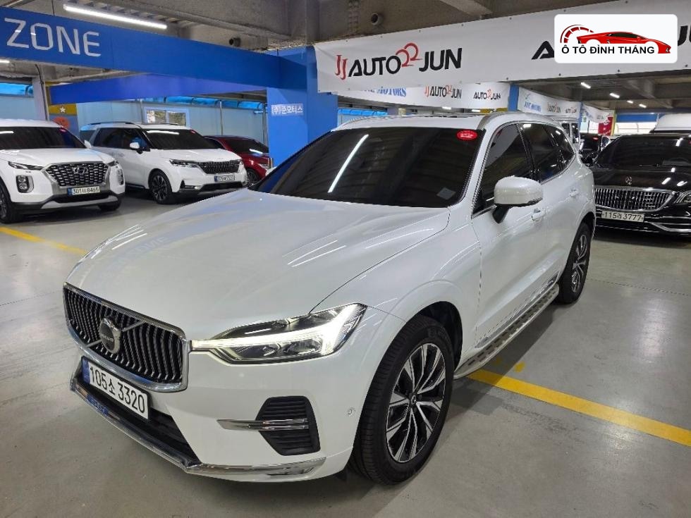 볼보 XC60 2세대 B5 Ultra Bright