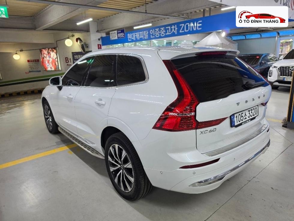 볼보 XC60 2세대 B5 Ultra Bright