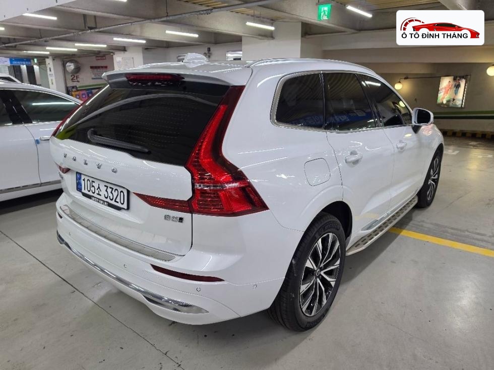 볼보 XC60 2세대 B5 Ultra Bright