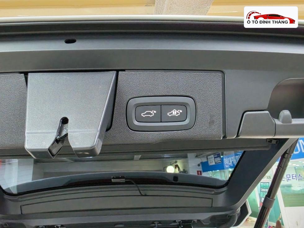 볼보 XC60 2세대 B5 Ultra Bright