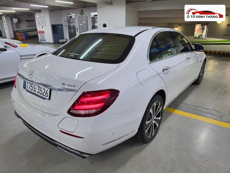 벤츠 E클래스 (W213) E300e 4MATIC Exclusive