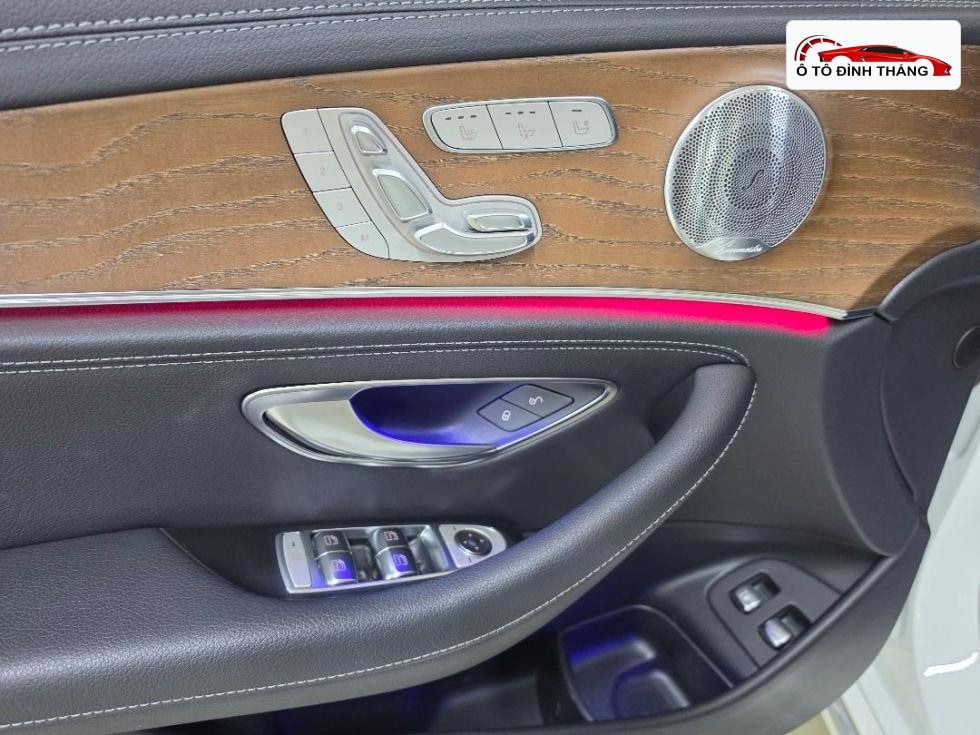 벤츠 E클래스 (W213) E300e 4MATIC Exclusive