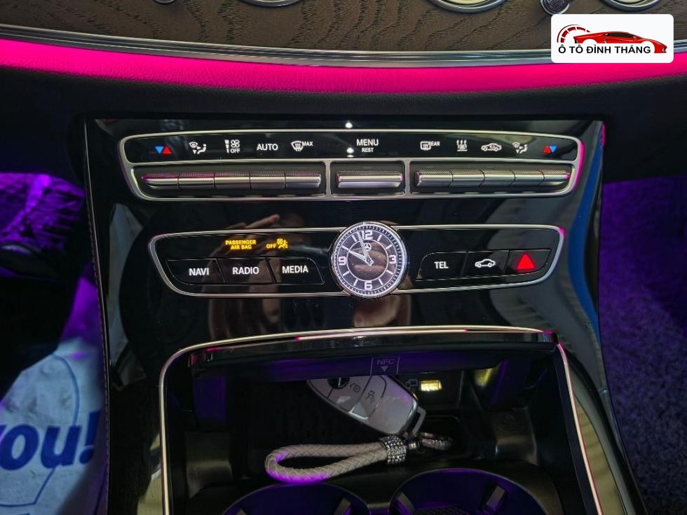 벤츠 E클래스 (W213) E300e 4MATIC Exclusive