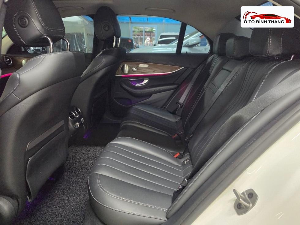 벤츠 E클래스 (W213) E300e 4MATIC Exclusive