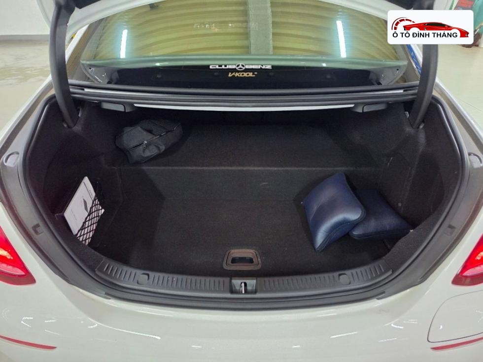 벤츠 E클래스 (W213) E300e 4MATIC Exclusive