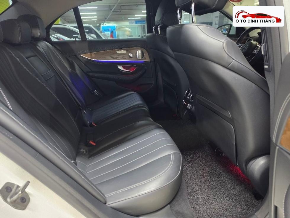 벤츠 E클래스 (W213) E300e 4MATIC Exclusive