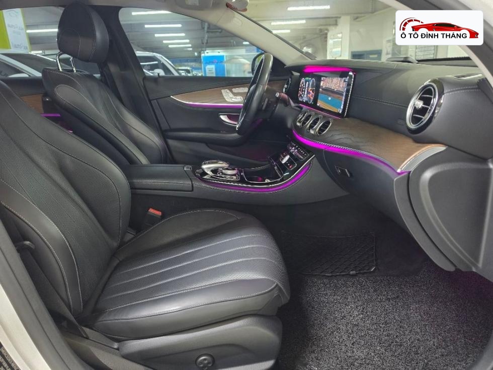 벤츠 E클래스 (W213) E300e 4MATIC Exclusive