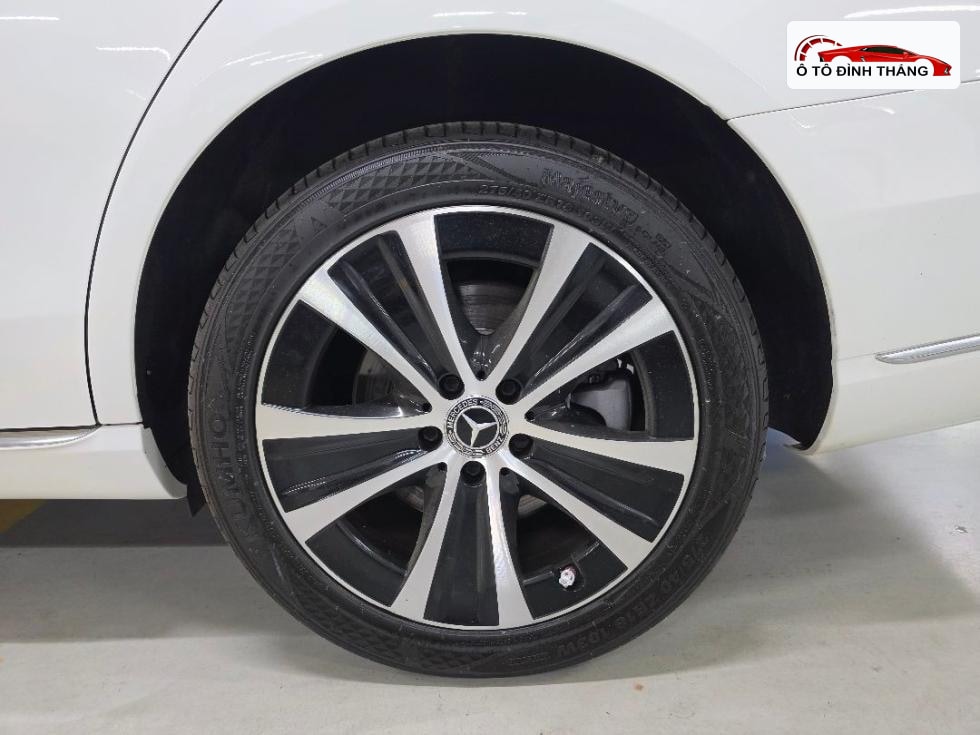 벤츠 E클래스 (W213) E300e 4MATIC Exclusive