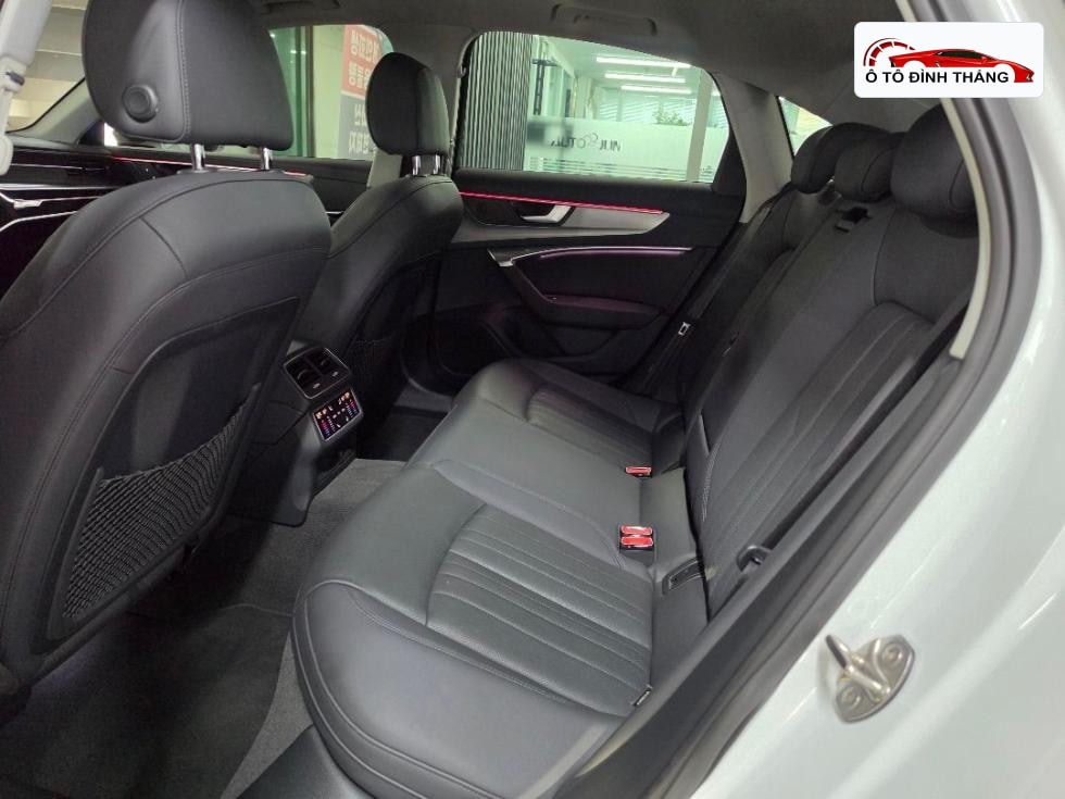 아우디 A6(C8) 45 TFSI Premium