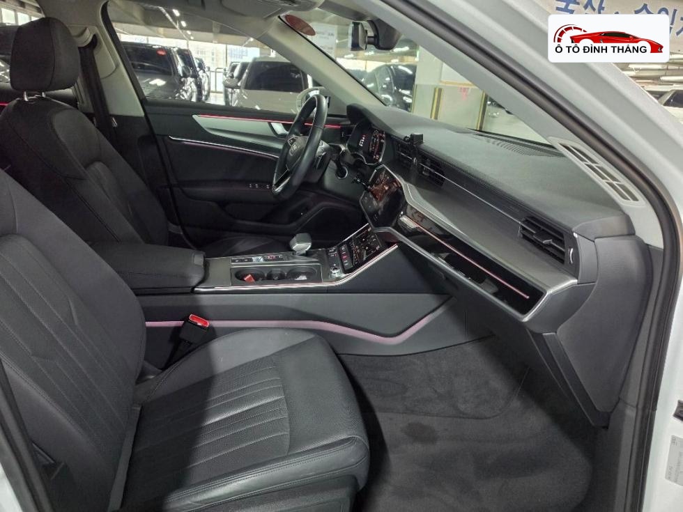 아우디 A6(C8) 45 TFSI Premium