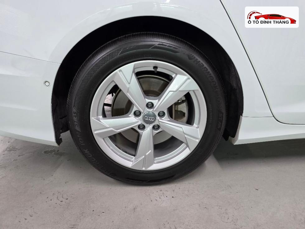 아우디 A6(C8) 45 TFSI Premium