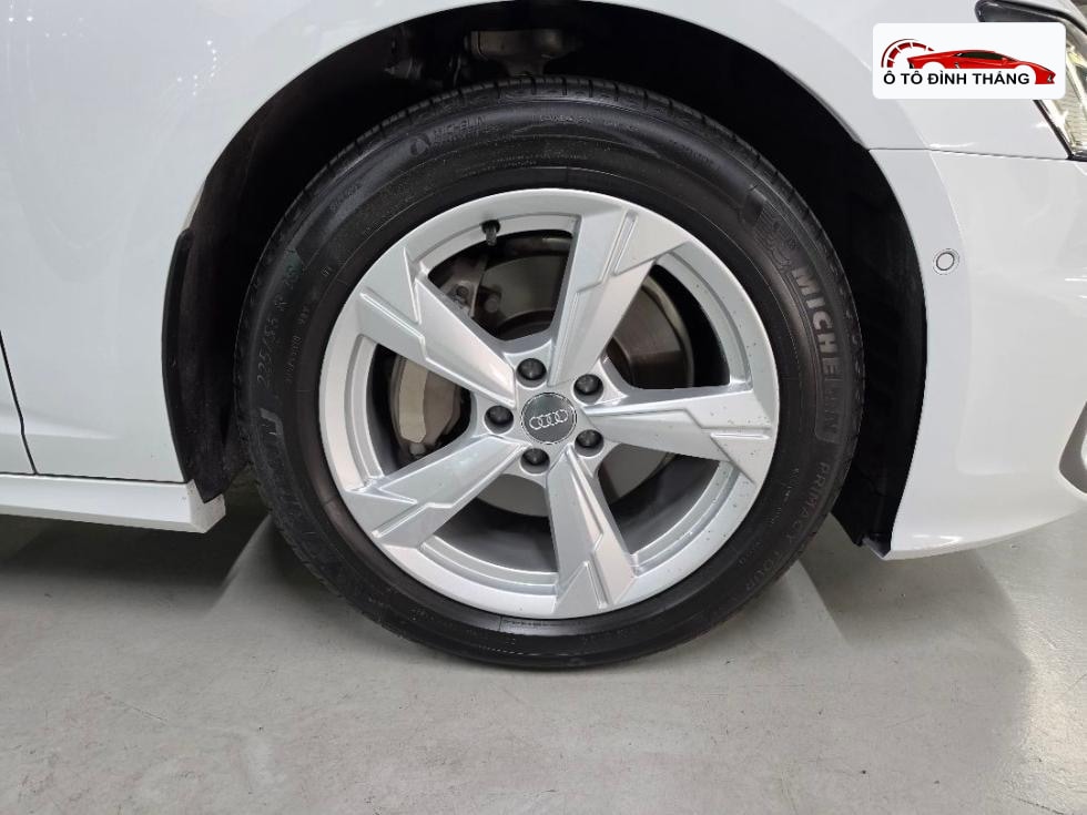 아우디 A6(C8) 45 TFSI Premium