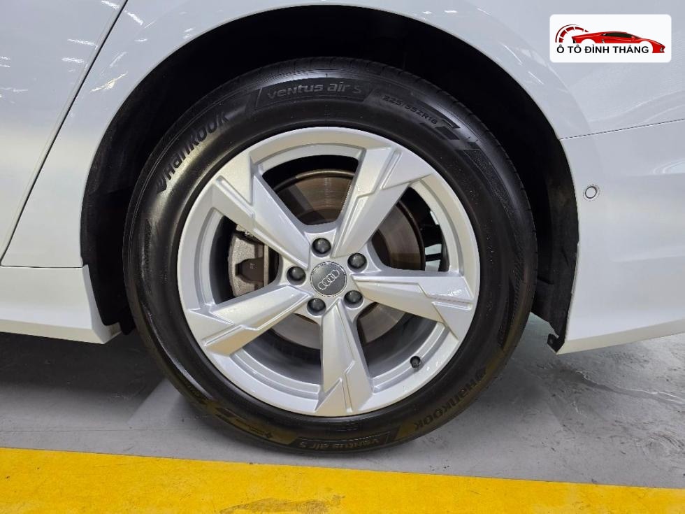 아우디 A6(C8) 45 TFSI Premium