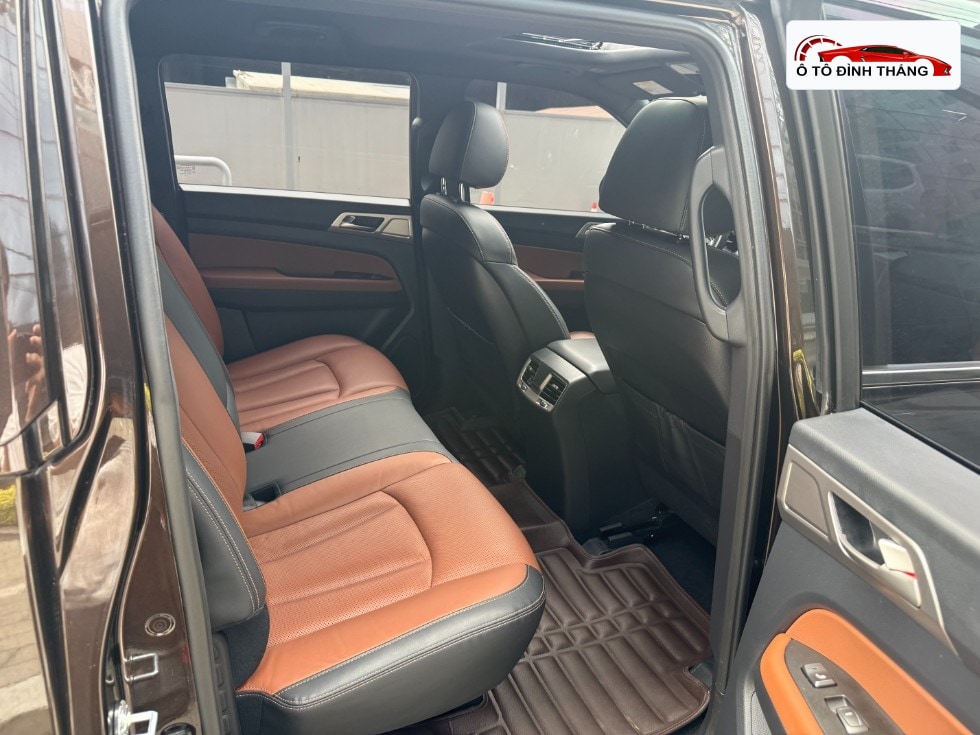 KG모빌리티 렉스턴 스포츠 2.2 4WD 어드벤처
