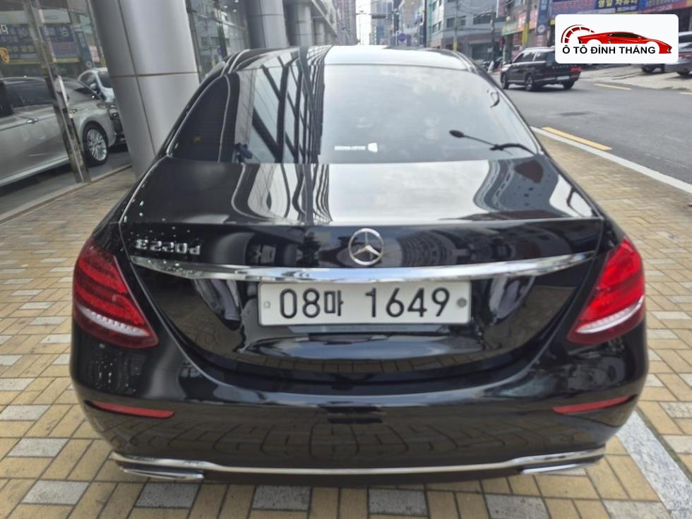 벤츠 E클래스 (W213) E220d Avantgarde