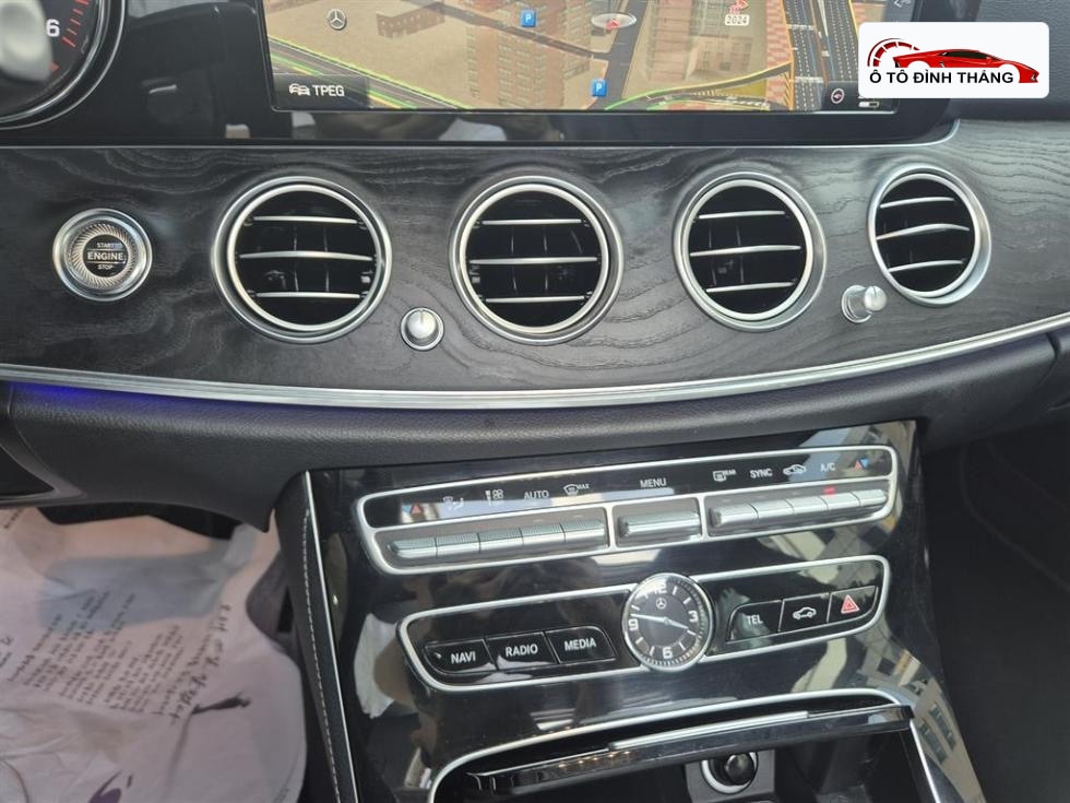 벤츠 E클래스 (W213) E220d Avantgarde